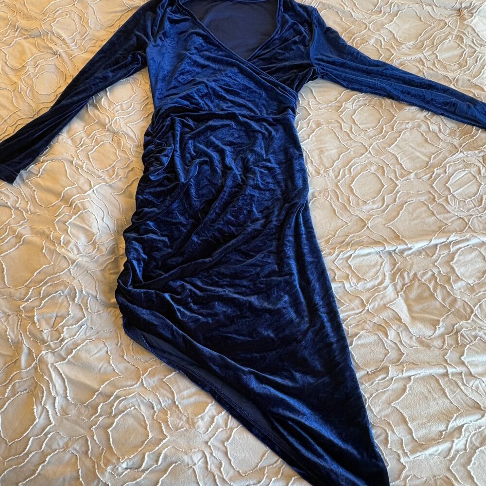 NWOT Amazon Brands Wrap Bodycon Ruched Velvet Cocktail Dress - Picture 2 of 6